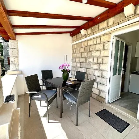 Πανσιόν Mare & Filip 2